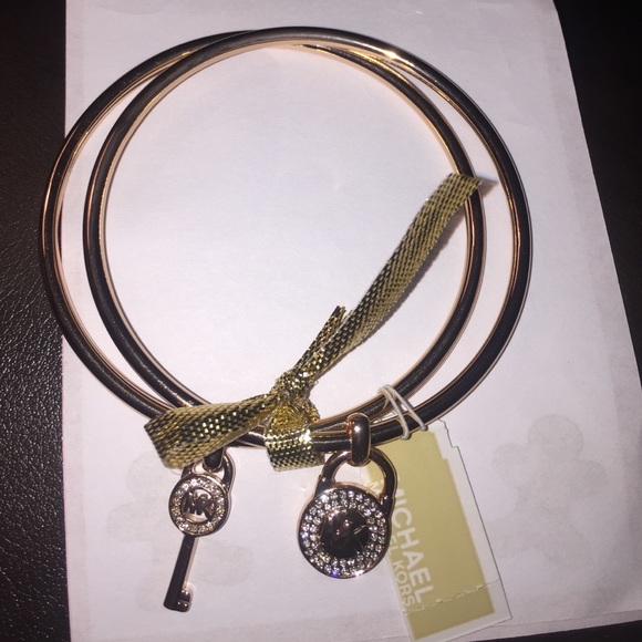 Michael Kors bangle bracelet set 2 gold charms new