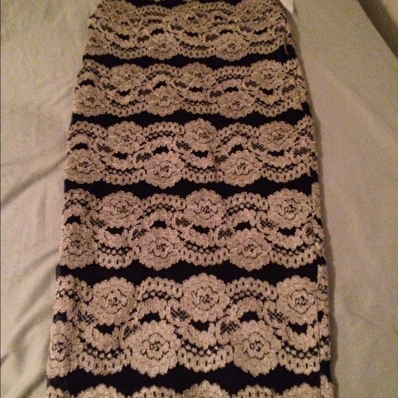Pencil Skirt NWT Medium but Fits like a Small - Picture 1 of 4