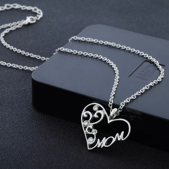 Buy 2 Get 3 FREE! Mom necklace - Picture 2 of 3