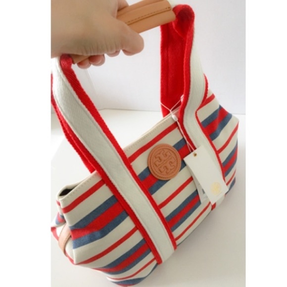 SOLD NWT Tory Burch Printed Canvas East West Tote - Picture 2 of 4