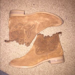 Ankle boots
