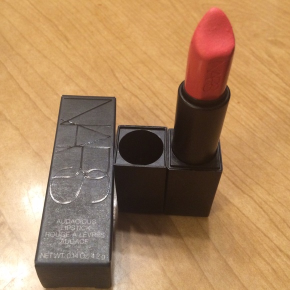 NARS Audacious Lipstick: Juliette