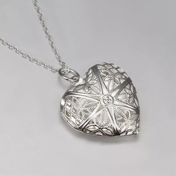 Heart Locket - Picture 3 of 3