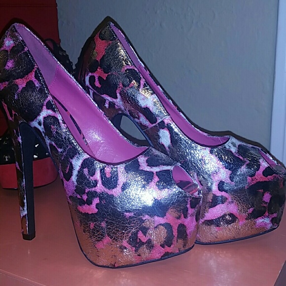 Hot pink and gold leaf peep toe heels