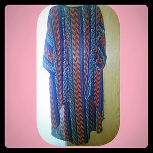 🎊Forever21 Beautiful Long & Flowy Kimono