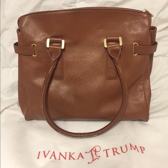 IVANKA TRUMP - Picture 2 of 4