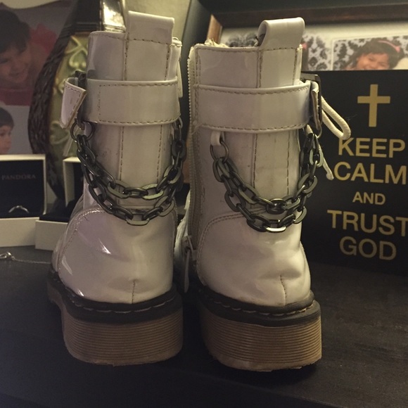 Toddler boots - Picture 2 of 2