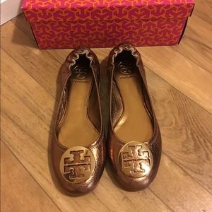 Brand new Tory Burch Reva flat