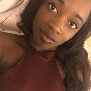 Meet your Posher, Claudine