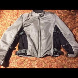 Motorcycle riding jacket