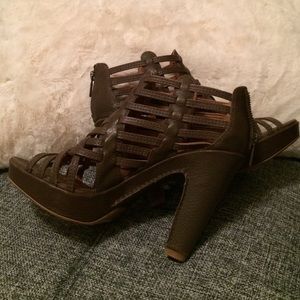 Leather Lucky Brand gladiator platform sandals.