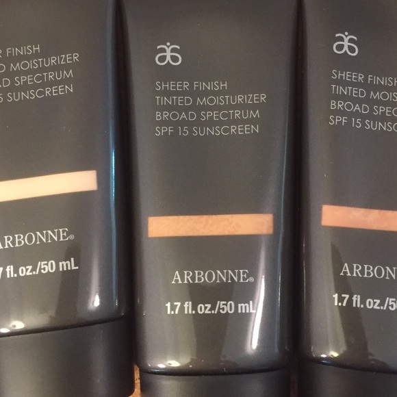 *Brand New* Sheer Tinted Moisturizer
