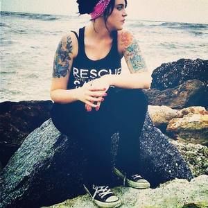 Meet your Posher, Caitlin