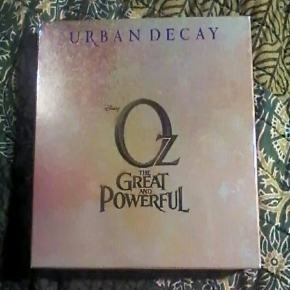 Urban decay glinda palette