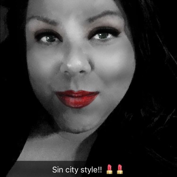 Meet your Posher, Mary - Picture 2 of 2