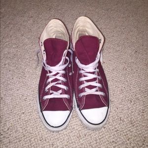 Maroon converse
