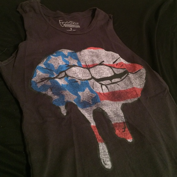 Gray tank.