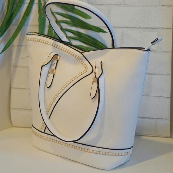 Stunning White Tote Bag - Picture 2 of 3