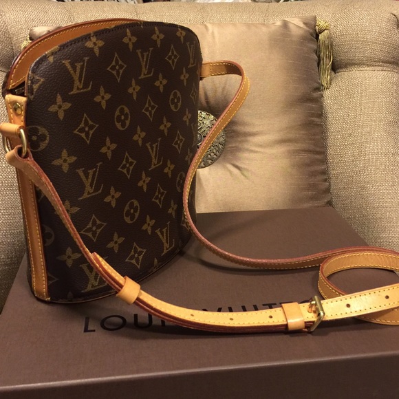 💥👜💯% AUTHENTIC LOUIS VUITTON👜💥 - Picture 2 of 4