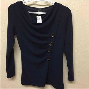 LongSleeve with decorated buttons