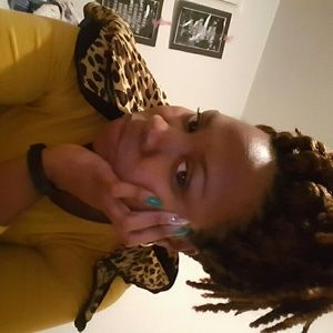 Meet your Posher, Crystal