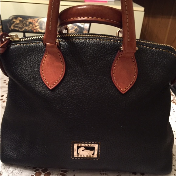 Dooney & Bourke handbag🌹