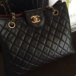 CHANEL CC Turnlock Tote