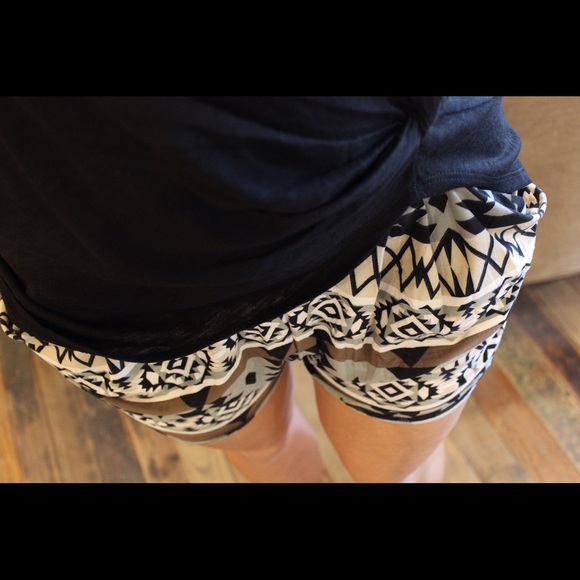Aztec print harem shorts with pockets - Picture 4 of 4