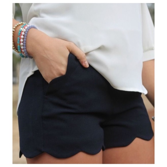 Pants - Black scalloped trouser shorts