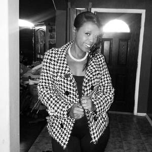 Meet your Posher, Dominique