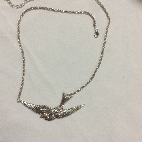 Urban outfitters swooping bird silver necklace new