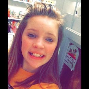 Meet your Posher, Caroline