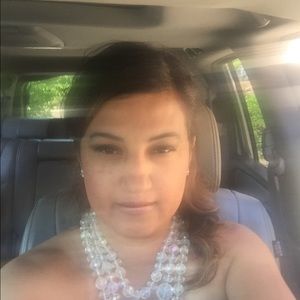 Meet your Posher, Zoila