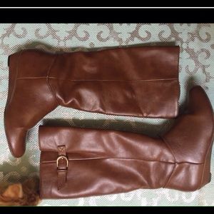 Beautiful tall brown boots