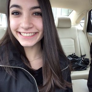 Meet your Posher, Stefanie