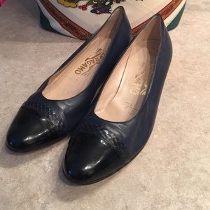 Ferragamo Blue Snake Cap Toe Flats SZ 7 1/2 7.5