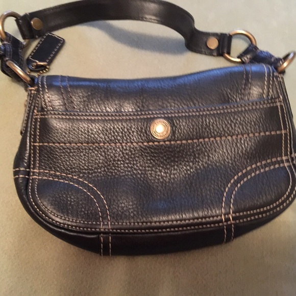 Small Coach purse💯authentic - Picture 3 of 3