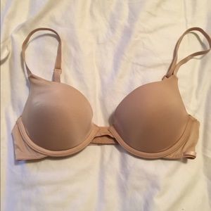Never Worn 🐘Calvin Klein 32B Push Up Bra