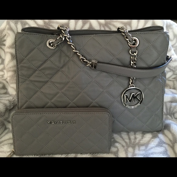 **SOLD**Michael Kors Susannah Tote & Wallet - Picture 1 of 4