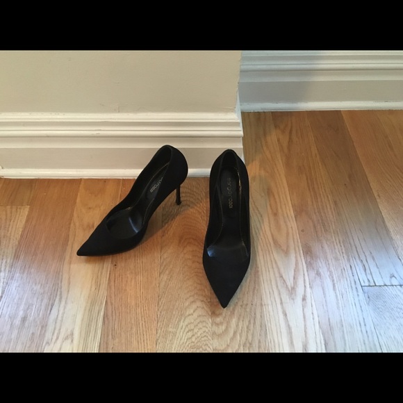 Stiletto suede pumps