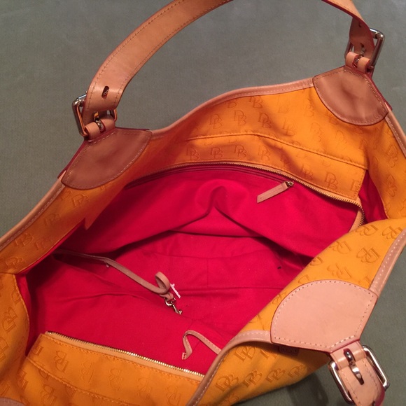 Dooney n Bourke Bag💯authentic - Picture 3 of 3