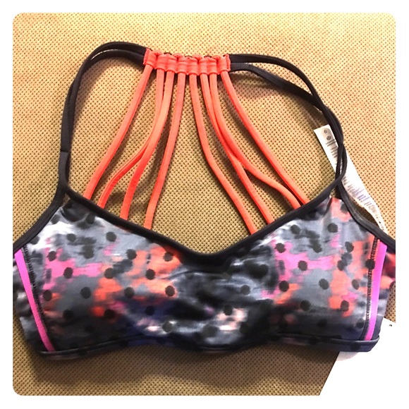 Lululemon Lighten Up Bra. Size 6. NWT.