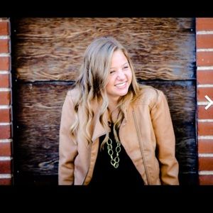 Meet your Posher, Hailey