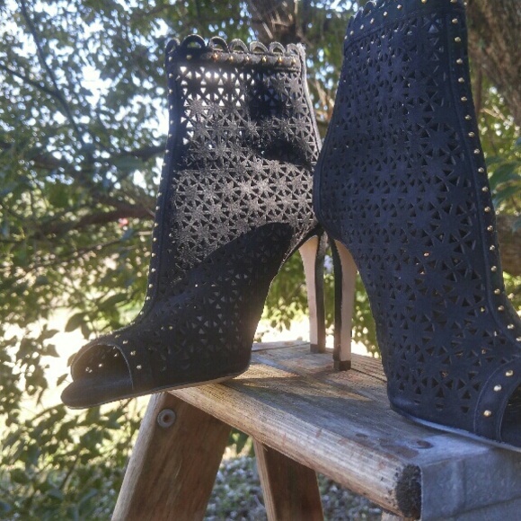 Marc Fisher Black Suede Booties sz 8.5 NWT