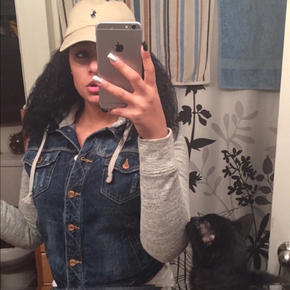 Meet your Posher, Kiana - Picture 1 of 1