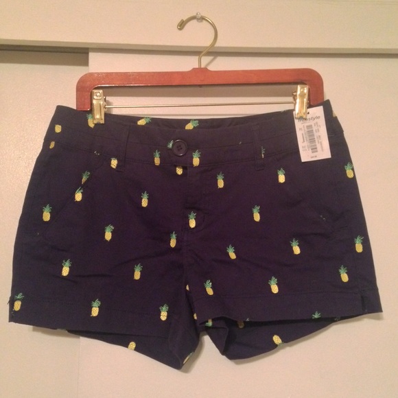 NWT Blue shorts w/ Pineapples