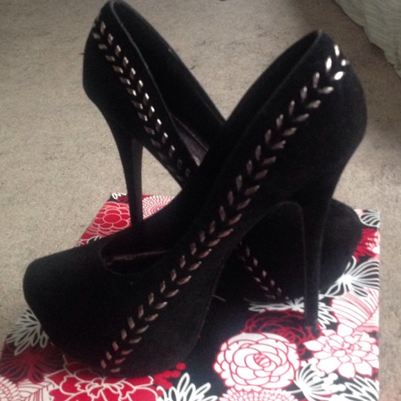 5" Black, Suede Pumps - Picture 1 of 4