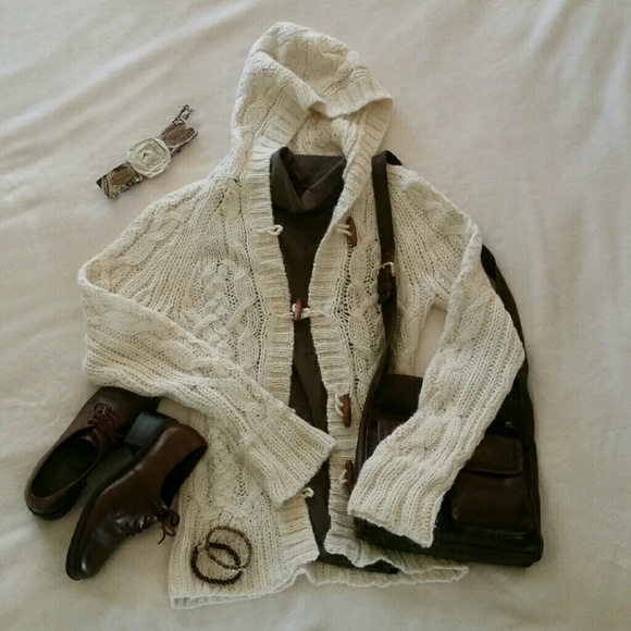 Abercrombie & Fitch Sweaters - Super-soft Alpaca blend cardigan