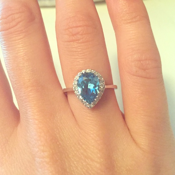 Blue crystal pear shaped cocktail ring