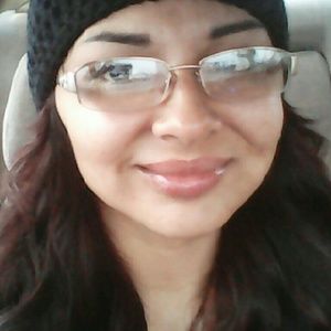 Meet your Posher, Nia